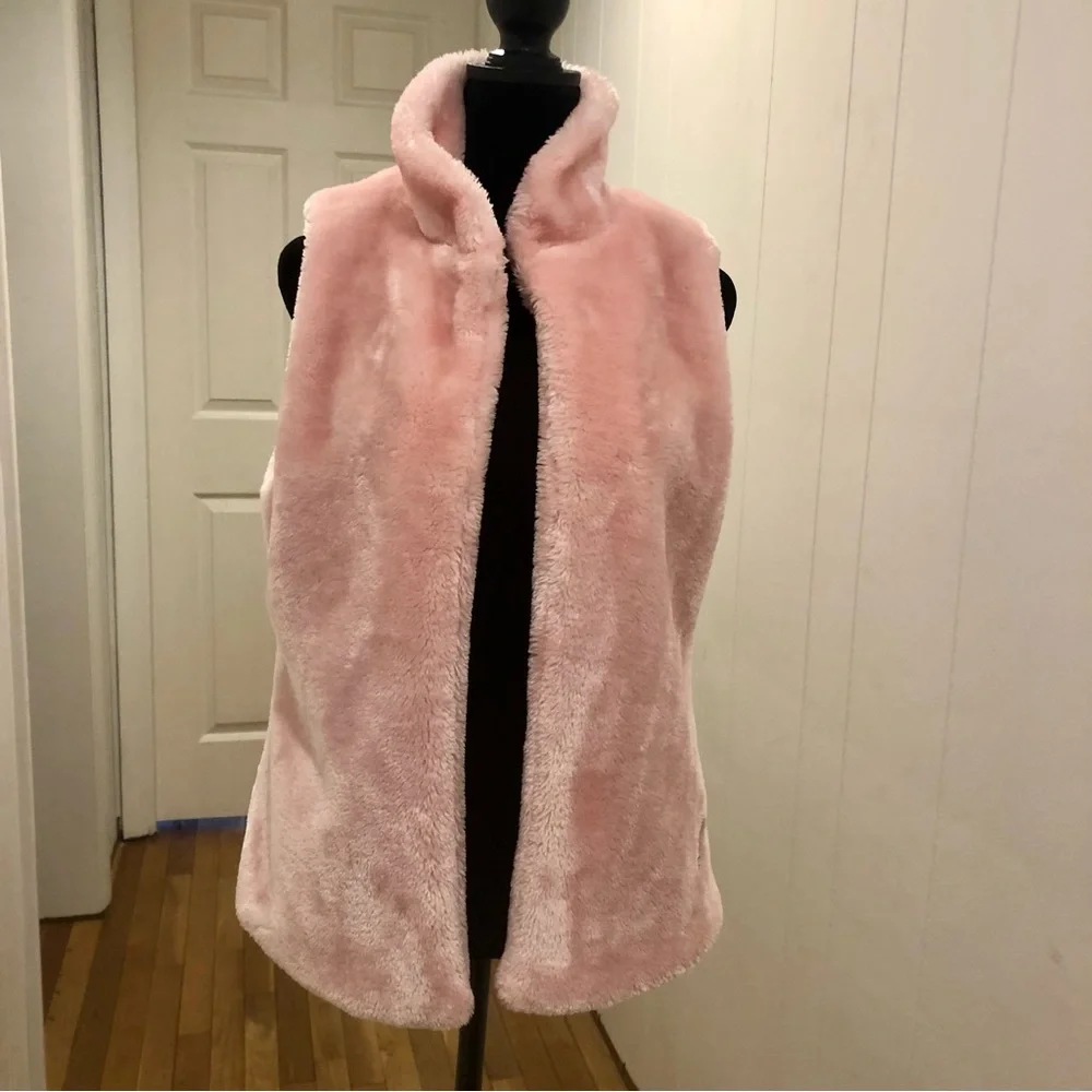 NWOT Pink Faux Fur Vest Peanuts - Picture 2 of 6